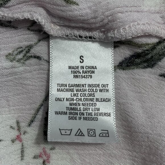 Aeropostale Camisole Top Size Small Floral Ruffles V-Neck Adjustable Straps - Picture 6 of 6